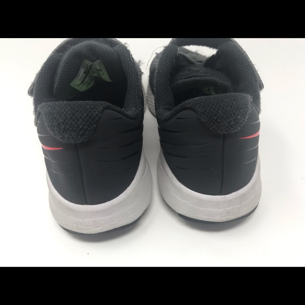Nike - Picture 3 of 7